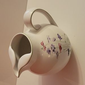 Hand Painted by Gerald Gulotta, Block Bernarda Brand, 8" high & 8" wide,